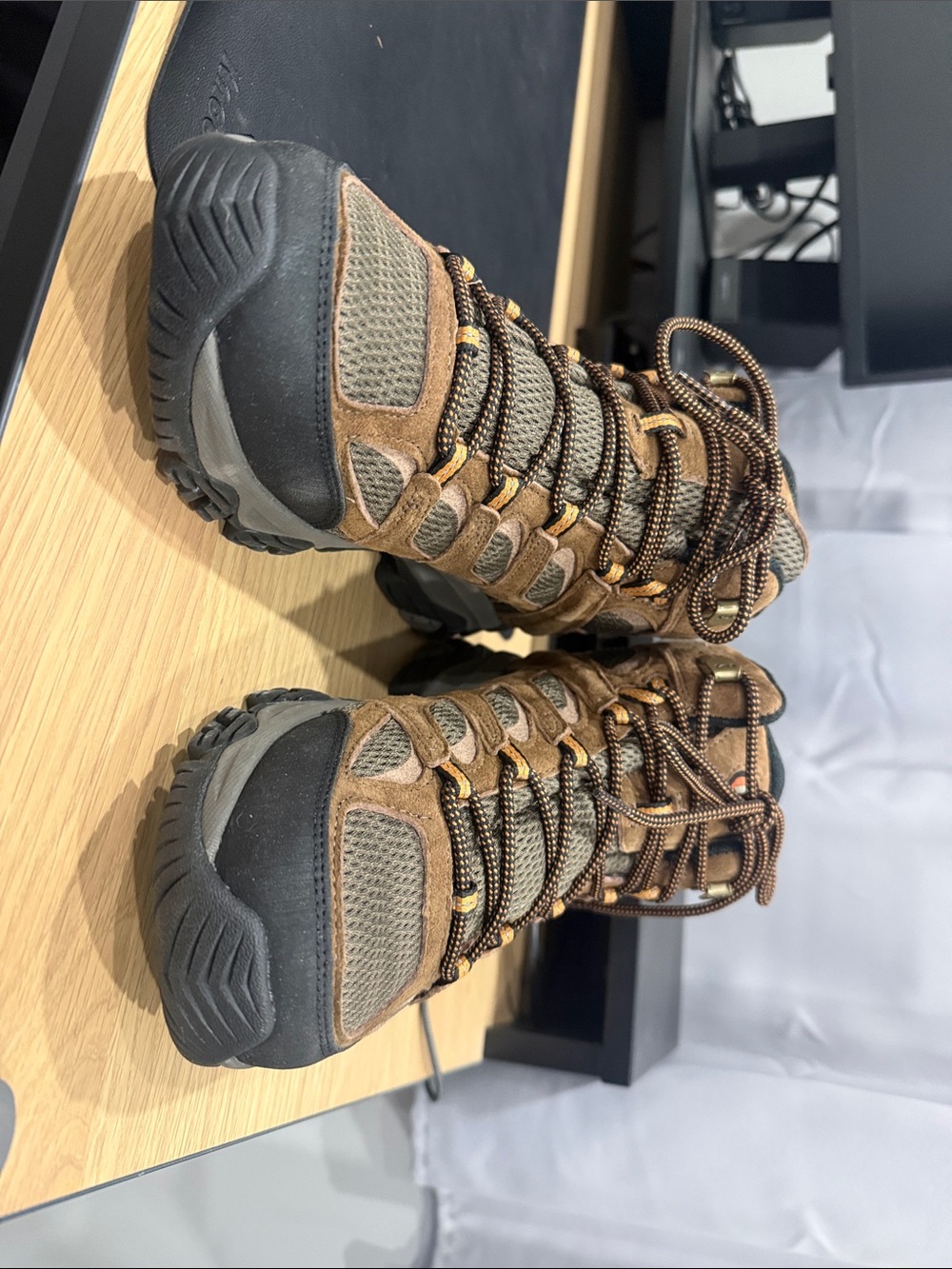 Merrell Moab 3 Mid Waterproof Hiking Boots – Brown – Vibram 10.5